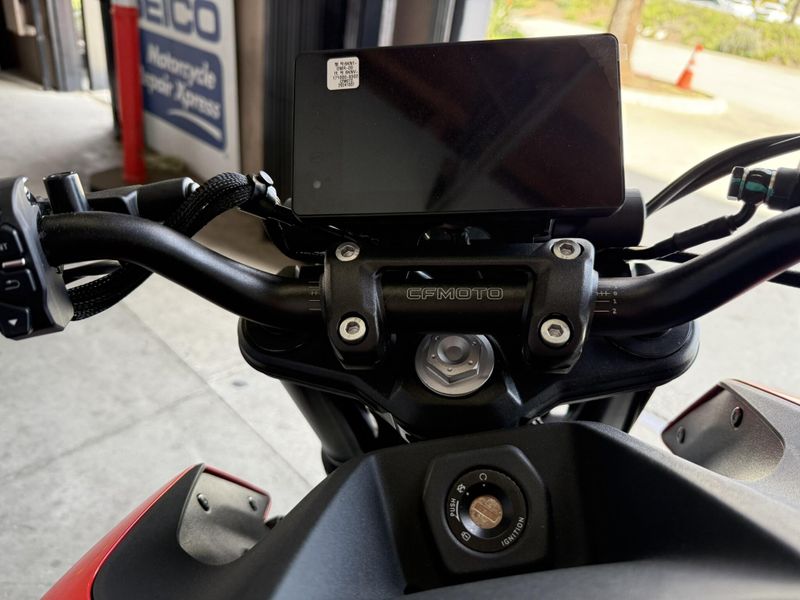 New 2025 CFMOTO 300NK Image 12