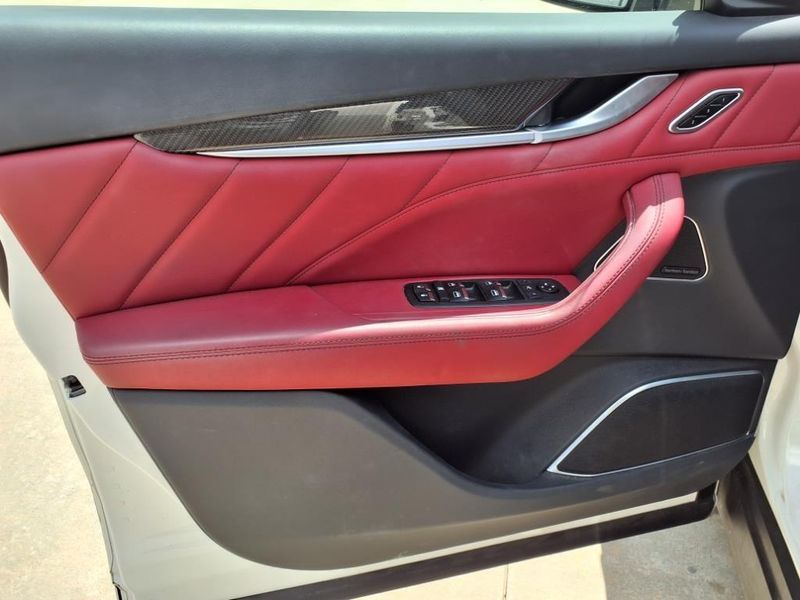 2022 Maserati Levante ModenaImage 17