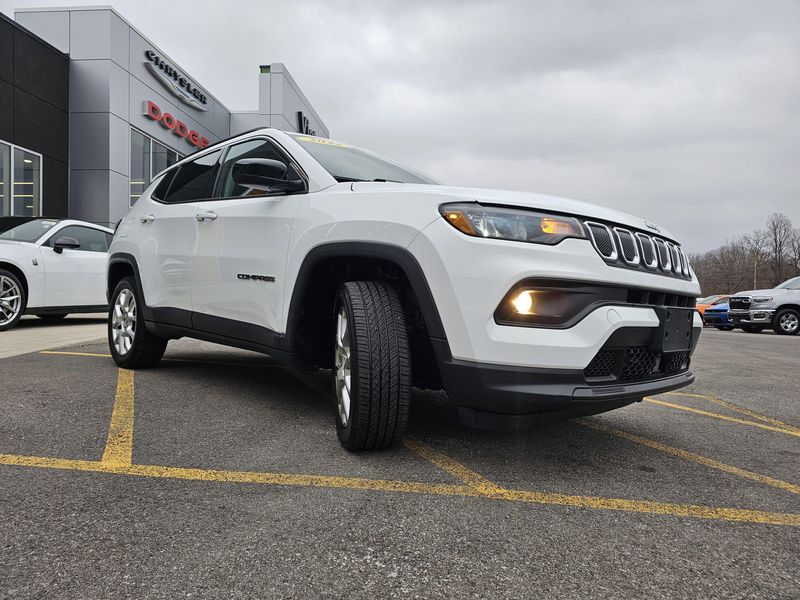 Used 2022 Jeep Compass Latitude LuxImage 3