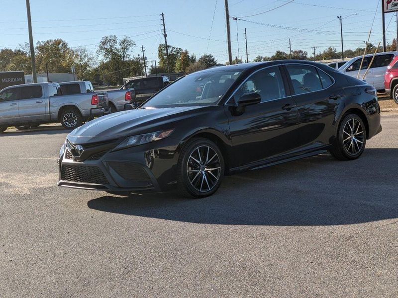 2021 Toyota Camry Image 7