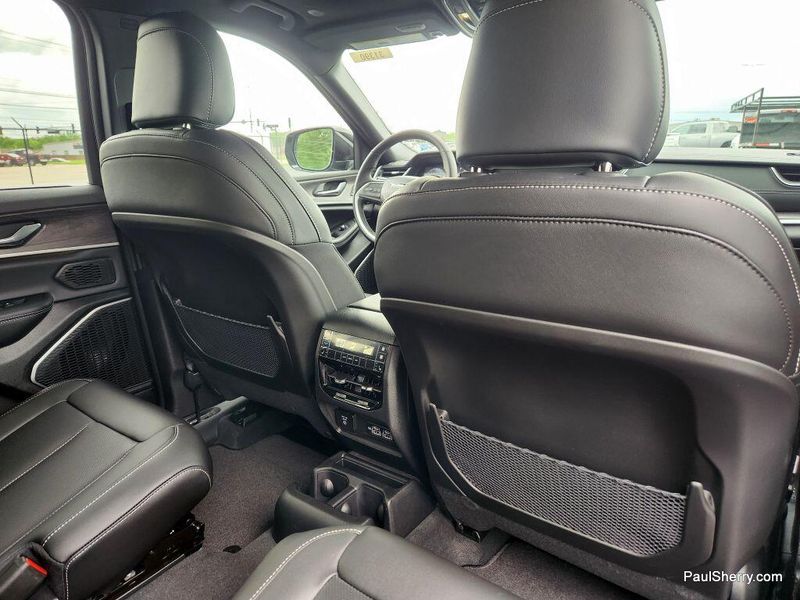 2025 Jeep Grand Cherokee L Limited 4x4Image 51