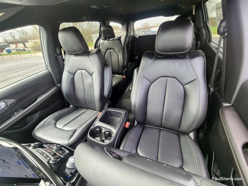 New 2026 Chrysler Voyager Lx