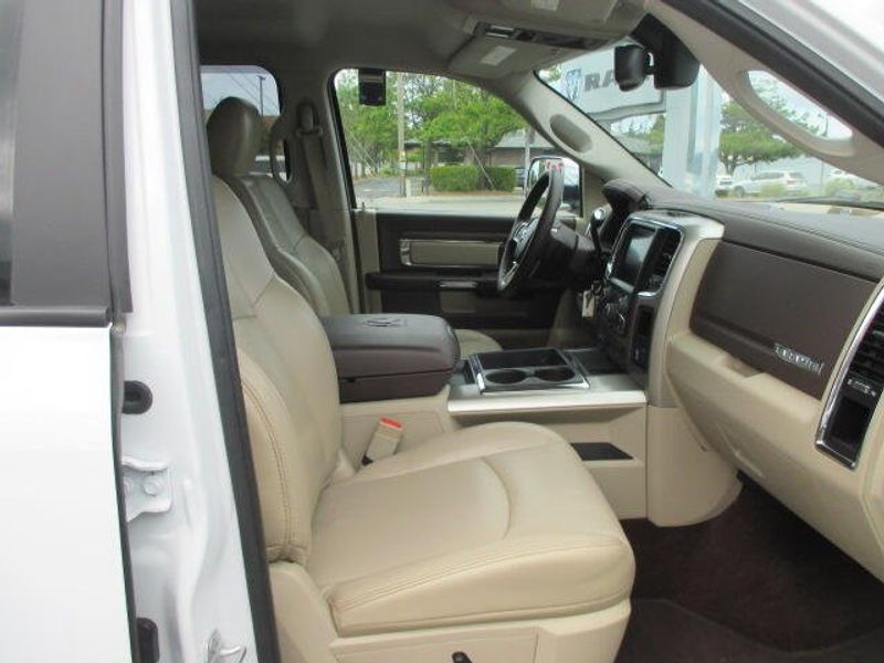 2015 RAM 3500 LaramieImage 24