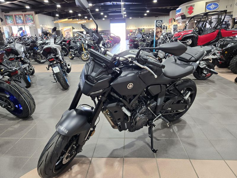 2025 Yamaha MT07 MATTE CHARCOAL BLACK Image 4
