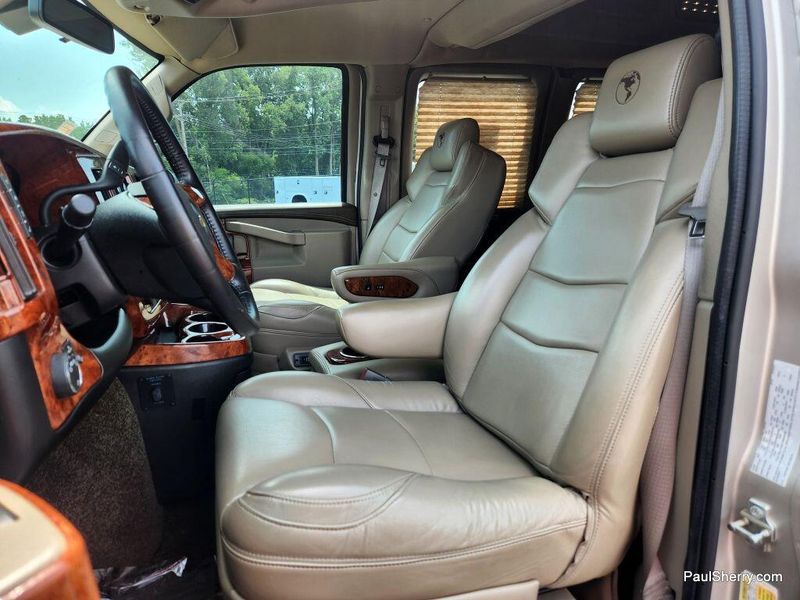 Used 2021 Chevrolet Express Passenger LSImage 25
