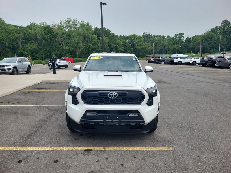 2024 Toyota Tacoma TRD photo 20