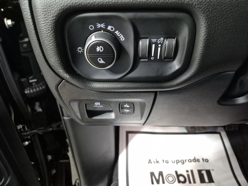 2025 RAM 1500 Big Horn Crew Cab 4x4 5