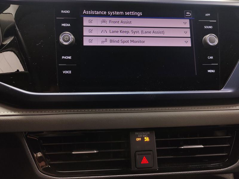 Used 2024 Volkswagen Taos SE 4-Motion AWDImage 6