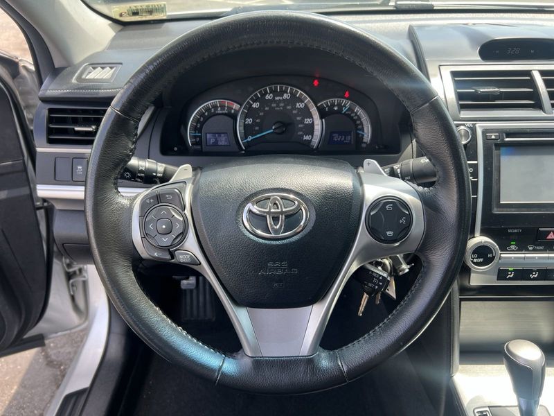 2012 Toyota Camry LImage 10