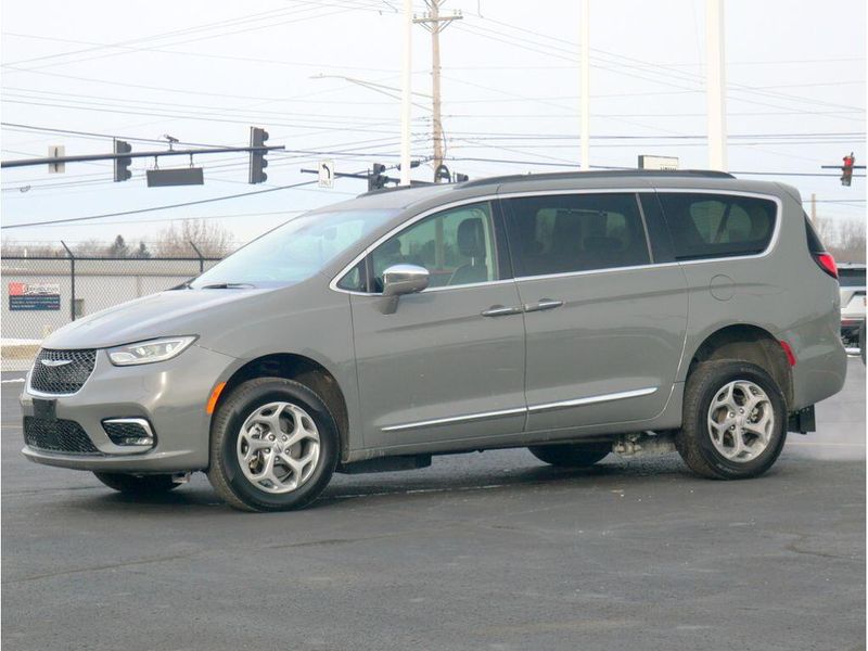 2022 Chrysler Pacifica LimitedImage 7