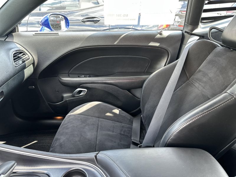 2018 Dodge Challenger SXT Plus photo 25