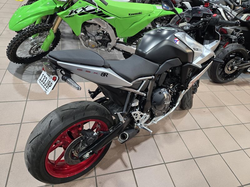 2024 Suzuki GSXS 8R Image 5