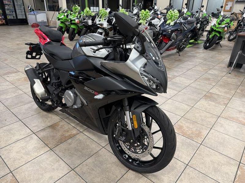 Used 2025 CFMOTO 300SS CF300-5US Image 11