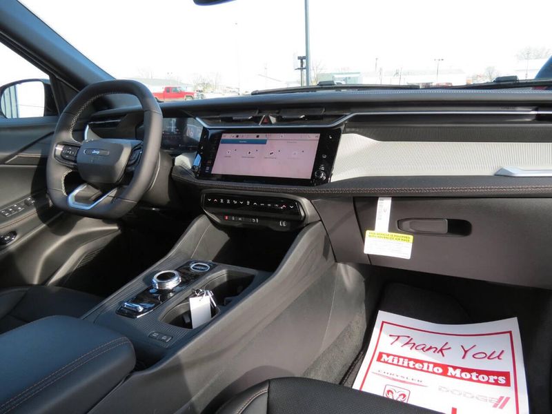 New 2026 Jeep Cherokee Limited 4x4Image 10