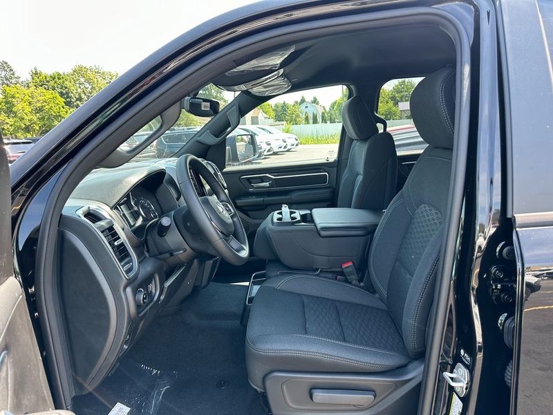 2025 RAM 1500 Big Horn Crew Cab 4x4 5