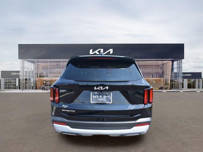 New 2025 Kia Sorento LXImage 5