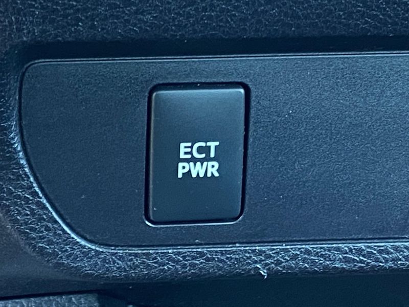 Used 2018 Toyota Tacoma Image 21