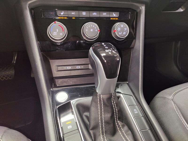 Used 2023 Volkswagen Taos SE w/SunroofImage 16