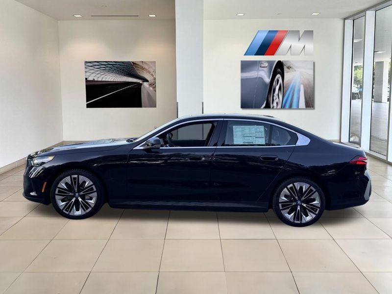2025 BMW i5 xDrive40Image 5