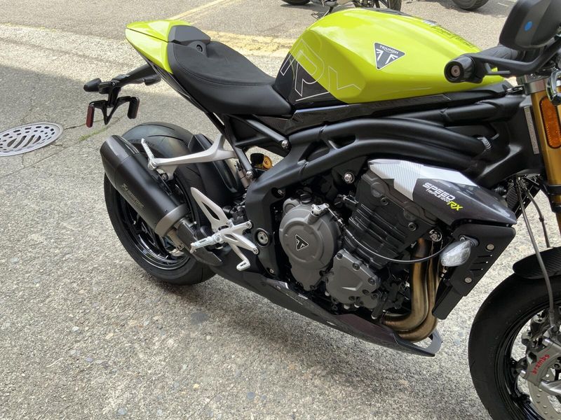 2025 Triumph SPEED TRIPLE 1200 RX 