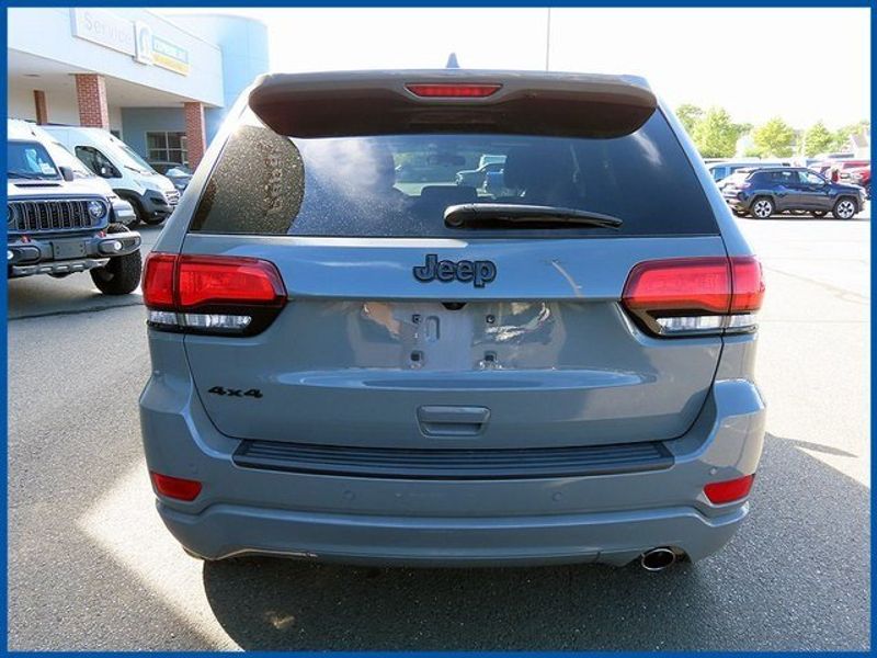 2021 Jeep Grand Cherokee Laredo XImage 5