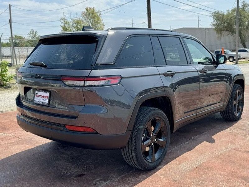 2024 Jeep Grand Cherokee Altitude X 4x4Image 5