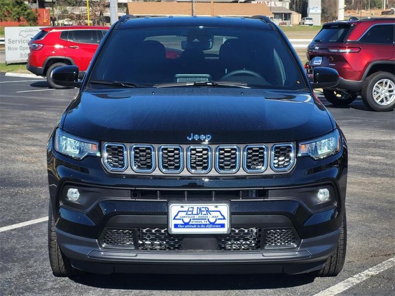 2025 Jeep Compass Latitude 4x4Image 2