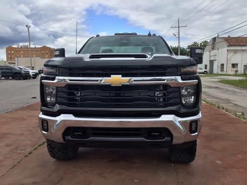 2024 Chevrolet Silverado 3500HD LTImage 8