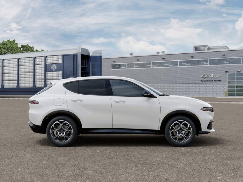 New 2026 Alfa Romeo Tonale Sprint Awd