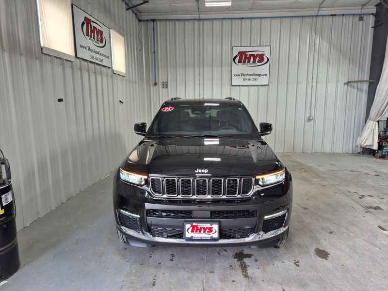 New 2025 Jeep Grand Cherokee L Limited 4x4Image 40