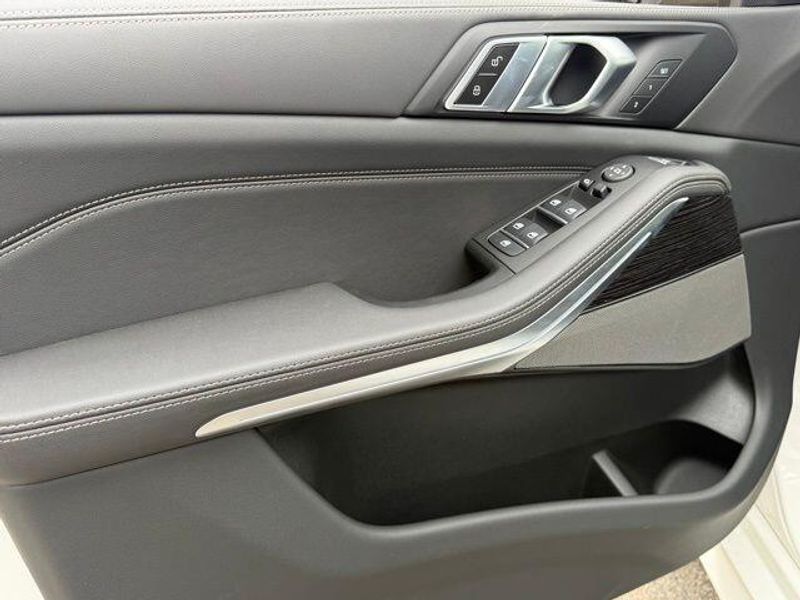 New 2026 BMW X5 sDrive40iImage 15