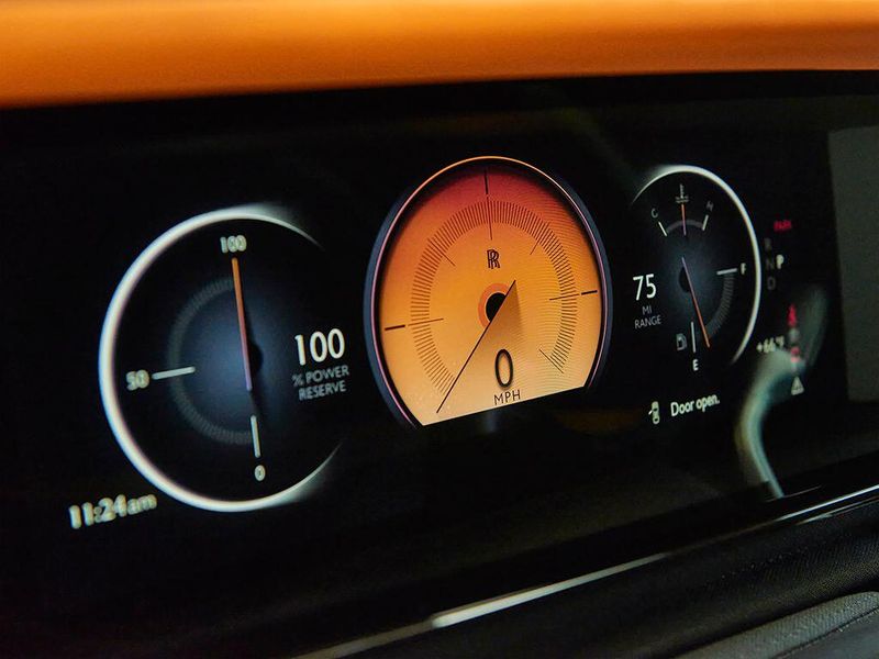 Used 2025 Rolls-Royce Cullinan Image 16