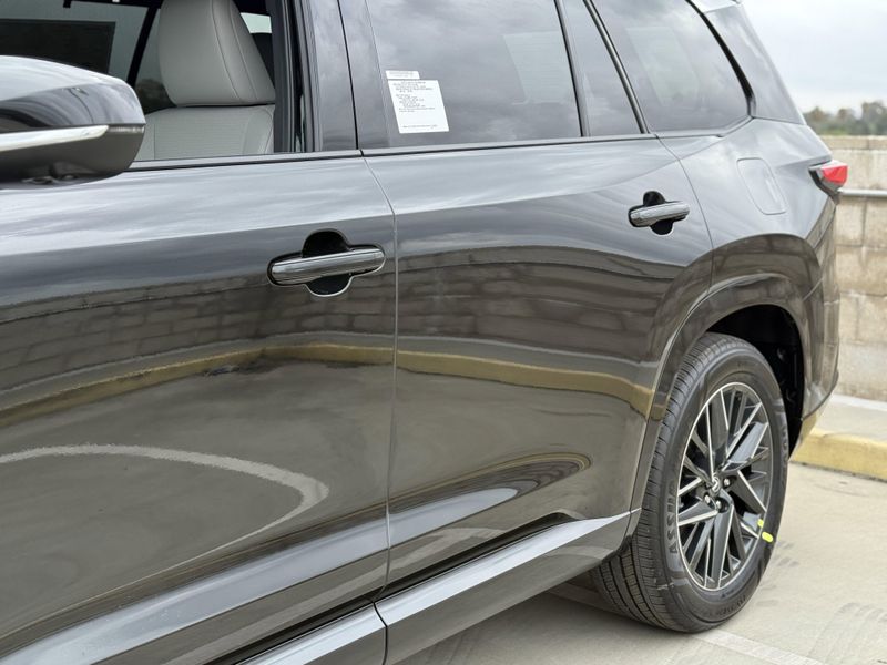2025 Lexus TX Image 9