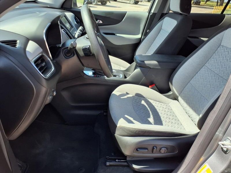 2023 Chevrolet Equinox LT photo 19