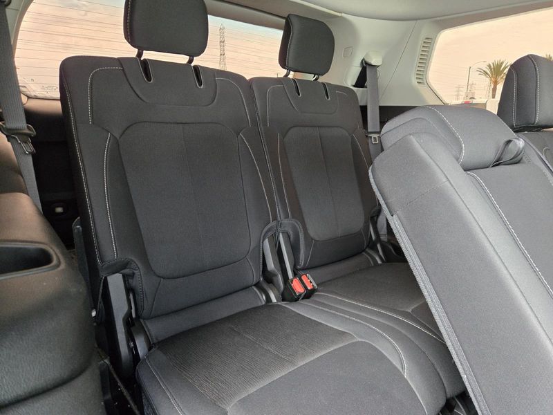 Used 2023 Jeep Grand Cherokee L Laredo 4x2