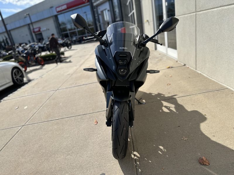 2025 Suzuki GSXS 8R in a Matte Black exterior color. Cross Country Powersports 732-491-2900 crosscountrypowersports.com 