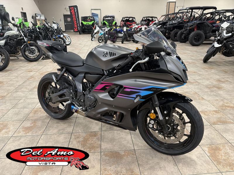Used 2024 Yamaha YZF-R7 CA Image 1