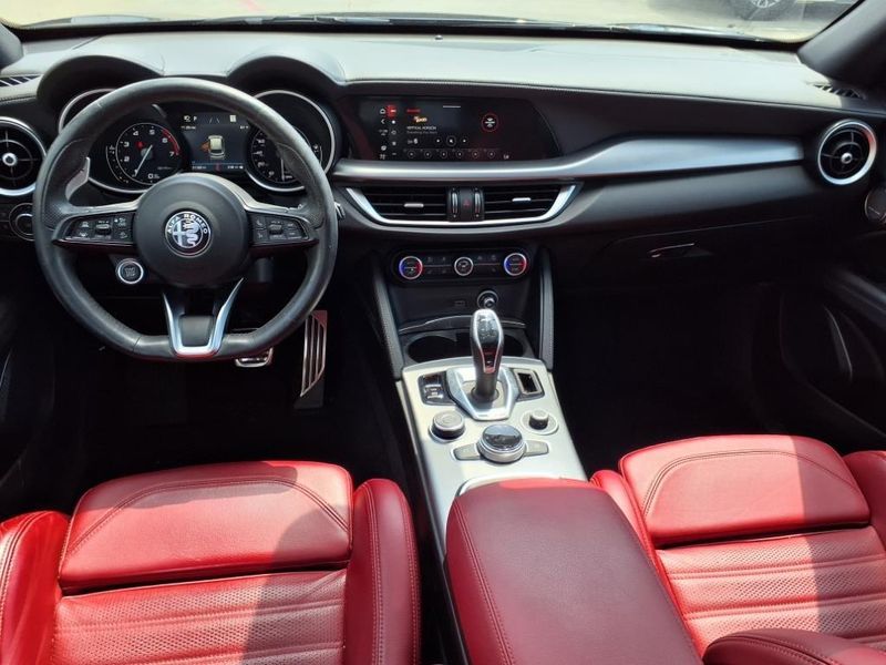 2022 Alfa Romeo Stelvio VeloceImage 4