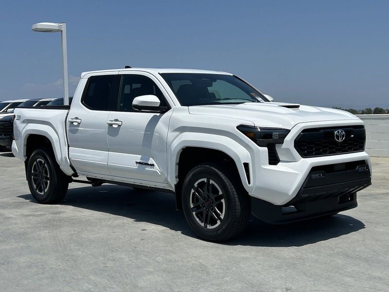 2024 Toyota Tacoma TRD SportImage 2