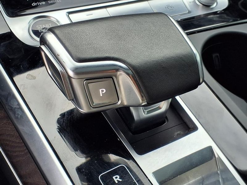 2021 Audi Q8 55 PrestigeImage 25
