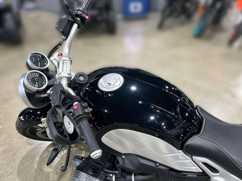 2021 BMW R nineT Image 29