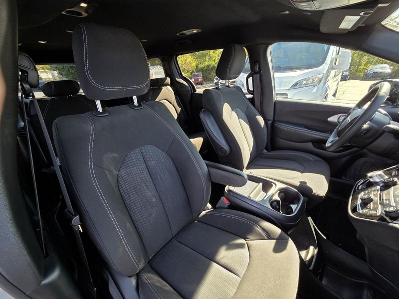 Used 2024 Chrysler Pacifica Touring