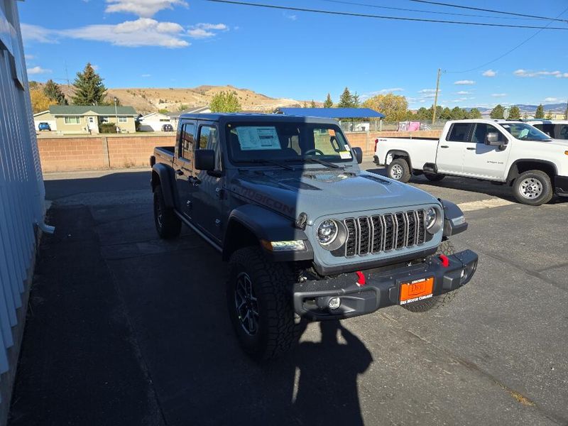 2025 Jeep Gladiator Rubicon photo 2