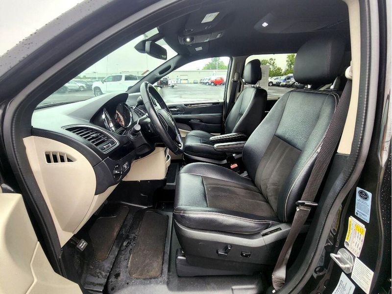 Used 2019 Dodge Grand Caravan SXT