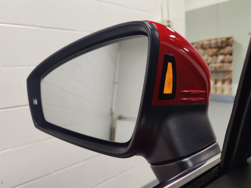 Used 2024 Volkswagen Tiguan AWD SEL R-Line w/Sunroof/NavImage 17