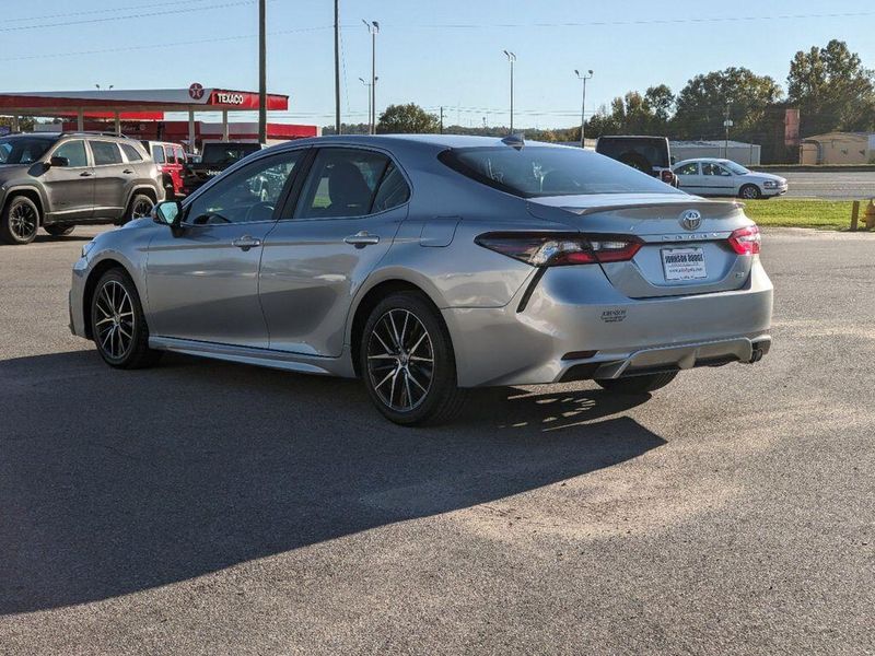 2022 Toyota Camry SEImage 4