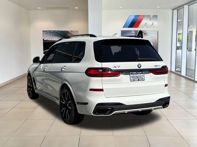 2022 BMW X7 xDrive40iImage 8