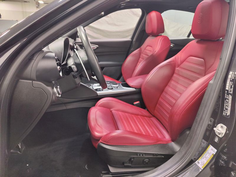 Used 2022 Alfa Romeo Giulia Veloce Premium AWD w/Sunroof/navImage 14