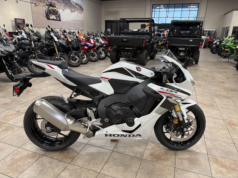 New 2026 Honda CBR1000RR Image 18