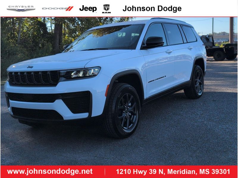 New 2027 Jeep Grand Cherokee L Laredo Altitude 4x2Image 1